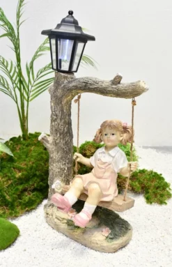 GRANIMEX Figur „Gertrud“, Mit Solarlaterne